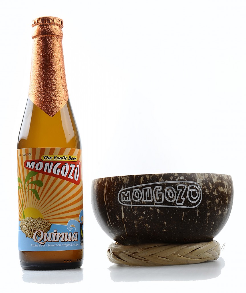 Halve kokosnoot voor Afrikaans bier
